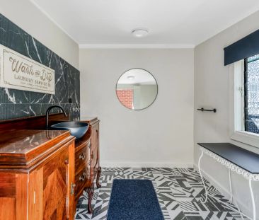 Prime Princes Hill/Carlton Location - Fully Renovated Home on Iconi... - Photo 2