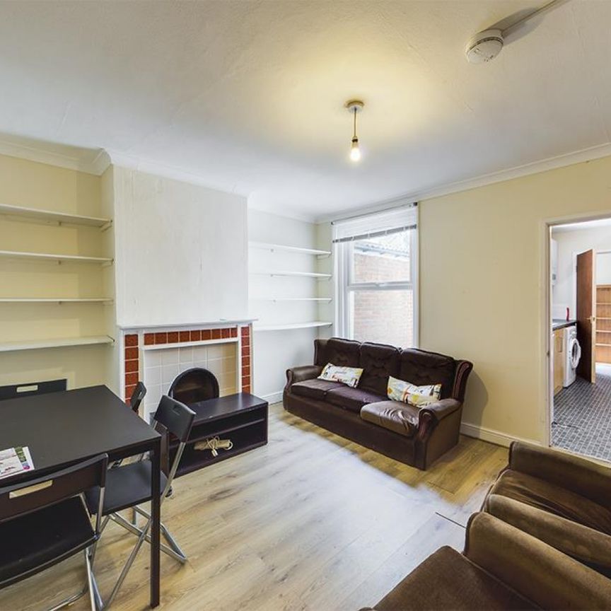 4 bedroom House To Let - Photo 1