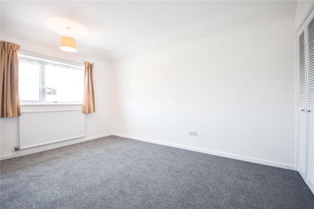 Well presented 3 bedroom house to rent in the popular Village of Harston with excellent access to M11. Allocated Parking. GCH. Unfurnished. - Photo 4