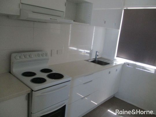 2 BEDROOM UNIT WITH OCEAN VIEWS IN SOUTH GLADSTONE - Photo 1