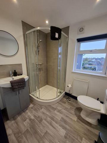 Room to let in newly refurbished HMO – Heneage Road - Photo 5