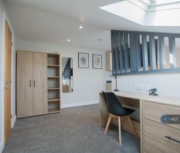 1 bedroom in a house share to rent - Photo 4