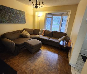For Lease - 100 Jessica Gardens, Vaughan, Ontario - Photo 2