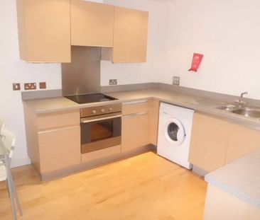 2 bedroom flat to rent - Photo 4