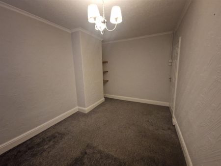 St. Margarets Avenue, Jersey Marine, SA10 6JH, Neath - Photo 5