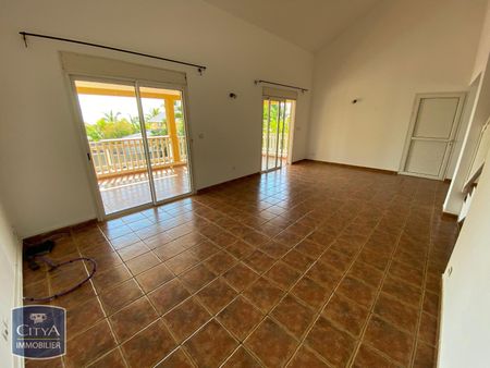 Location Maison 5 pièces 124m² ST GILLES LES BAINS 97434 - Photo 2