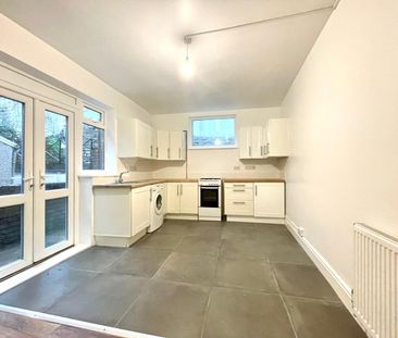 5 Bed End Terrace, Old Ashley Hill, BS6 - Photo 4