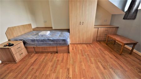 1 bedroom Studio in Flat 11, Leeds - Photo 4