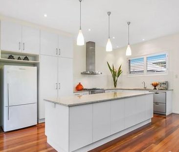 Stunning Home Perfect Location - Photo 3