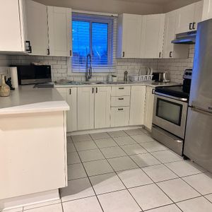 Appartement Meublé 4 1/2, 2 CH à Laval Chomedey - Photo 2