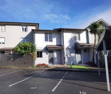 East Tamaki - The 2 bedrooms family home - Photo 2