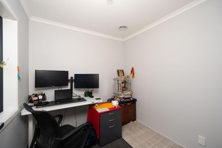 Spacious 4-Bedroom Family Home - Photo 2