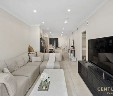Two Bedroom Modern Unit! - Photo 1