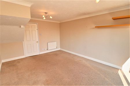 2 bedroom mid terraced house to rent, - Photo 3