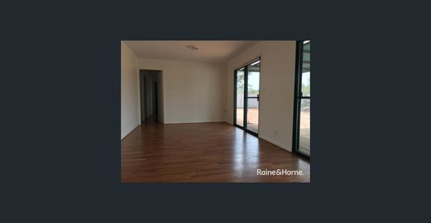 SPACIOUS 3 BEDROOM HOME - Photo 1