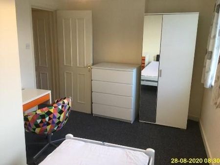 3 bedroom apartment to rent - Photo 5