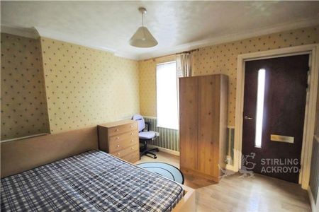 Walnut Tree Close, Guildford, Surrey, GU1 4UB - Photo 3