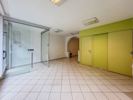 Verrassend ruime woning met 3 slaapkamers en polyvalente ruimte. - Foto 4