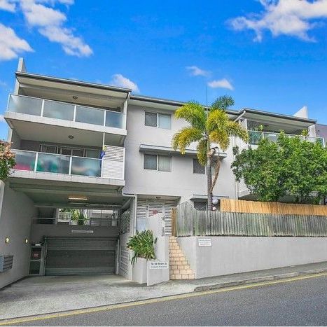 Stylish Two-Bedroom Apartment in Prime Bowen Hills Location - Photo 1