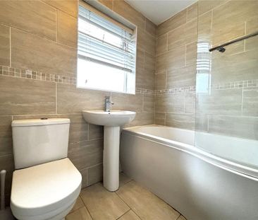 2 bedroom semi-detached house to rent - Photo 4