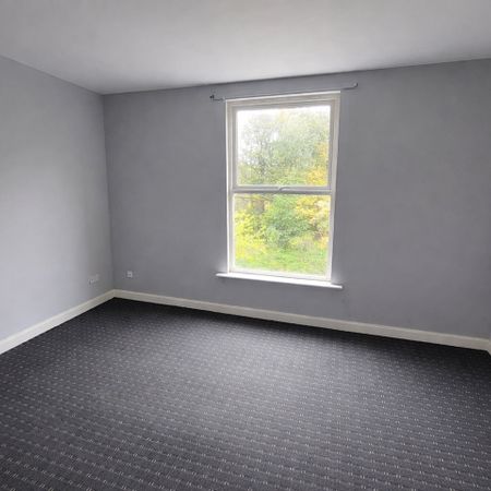 2 Bed Flat, Brookfield Road, LS6 - Photo 3