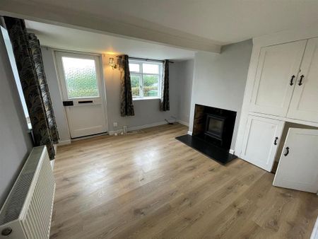 2 bedroom semi-detached house to rent - Photo 2