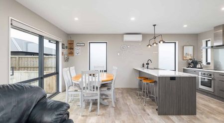 Family Four Bedroom Home In Rolleston! - Photo 5