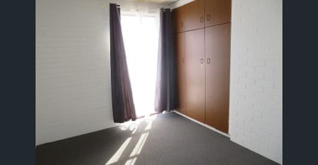 FRESHLY UPDATED 2 BEDROOM UNIT IN THE HEART OF THE CBD! - Photo 5