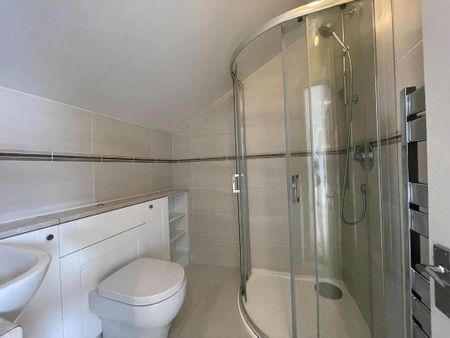 3 bedroom flat to rent - Photo 5