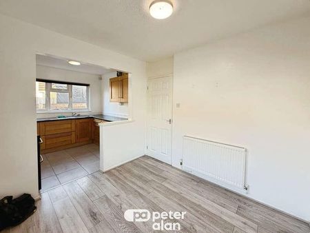 West View, Taffs Well, Cardiff, CF15 - Photo 2