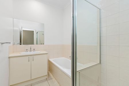 Discover Comfort and Convenience in Frankston - Photo 5