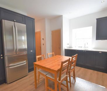 2 bedroom semi-detached house to rent - Photo 5