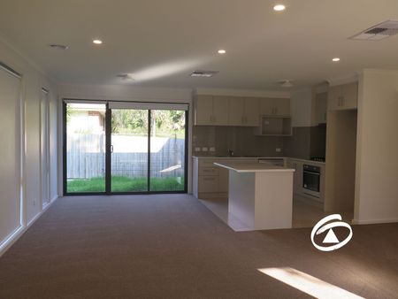 4 Pater Way, 3810, Pakenham Vic - Photo 3