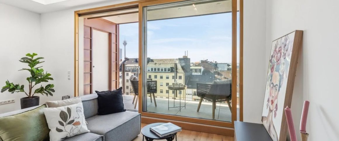 Stilvolle Stadtwohnung mit exklusiver Ausstattung und Panoramafenster - Photo 1