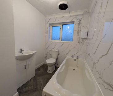 4 bedroom terraced house to rent - Photo 2