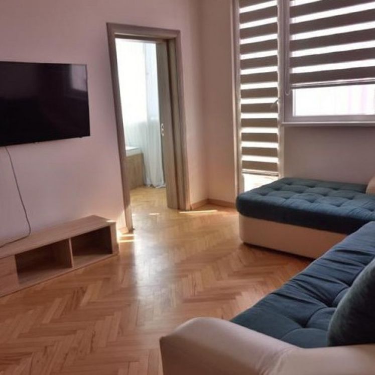 Garsoniera de inchiriat - Photo 1