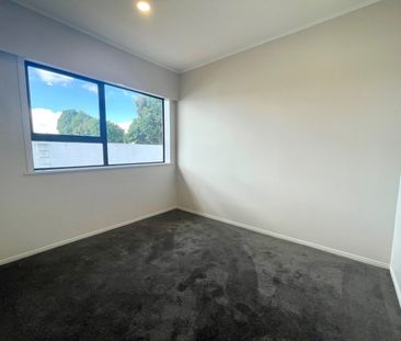 Unit 2, 9 Norman Spencer Drive, Papatoetoe, Auckland - Photo 2