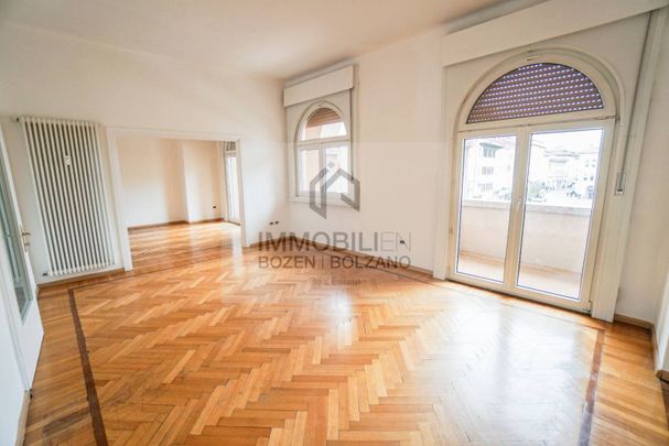 Appartamento piazza Domenicani 1, Centro, Bolzano - Photo 1