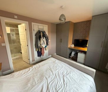 3 bedroom semi-detached house to rent - Photo 4