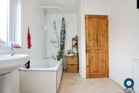 3 bedroom terraced house to rent - Photo 5