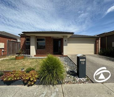 19 Celestine Drive, 3809, Officer Vic - Photo 1