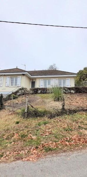 Location Maison 4 pièces 86m² ST JUST LE MARTEL 87590 - Photo 1