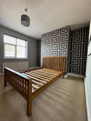 3 bedroom terraced house to rent - Photo 3