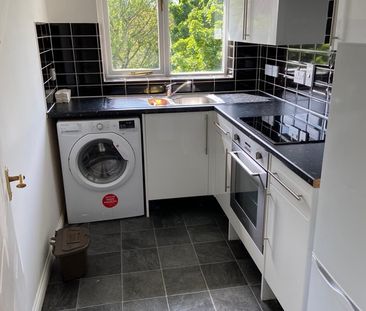 2 Bed Flat, Sheppard Drive, SE16 - Photo 4