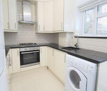 Rothbury Gardens, Isleworth, TW7 - Photo 6