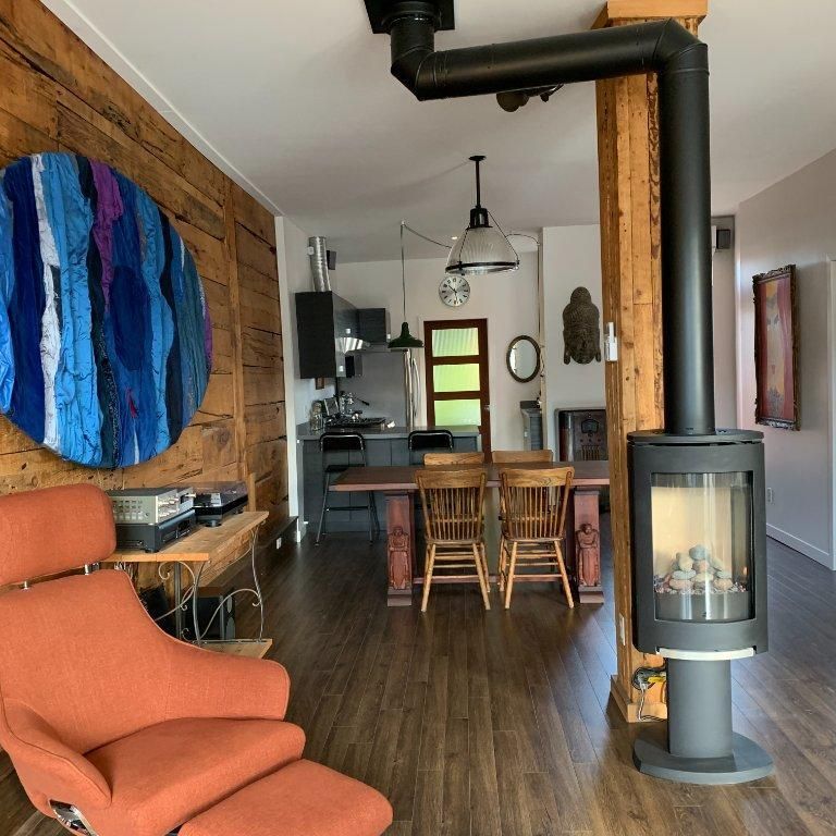 Luxueux 1000 pi² avec Foyer au gaz dans HOMA - Photo 1