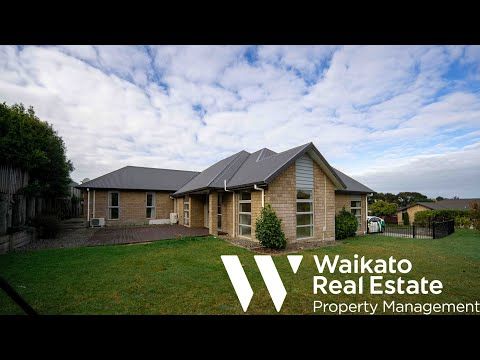 Five Bedroom Upmarket Home in Flagstaff - Photo 1