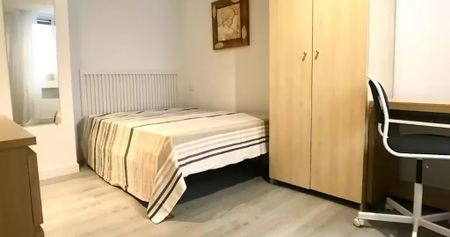 Calle de Rosario Pino, Madrid, Community of Madrid 28020 - Photo 3