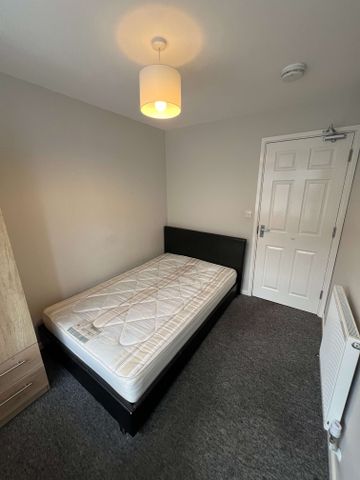 An Attractive House Share in Lindfield Room 2 - Photo 2