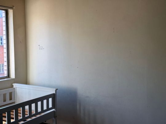 3 Bedrooms unit on second floor - Photo 1